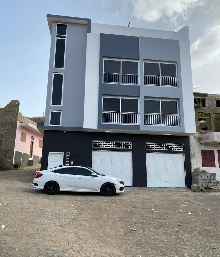 Alojamento Ribeirinha منديلو 0*,  الرأس الأخضر
